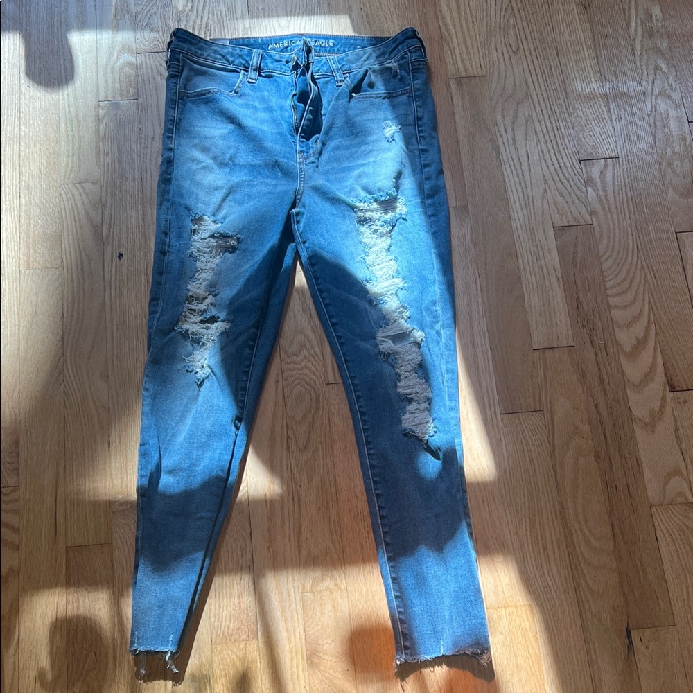American Eagle | Distressed Blue Jeans